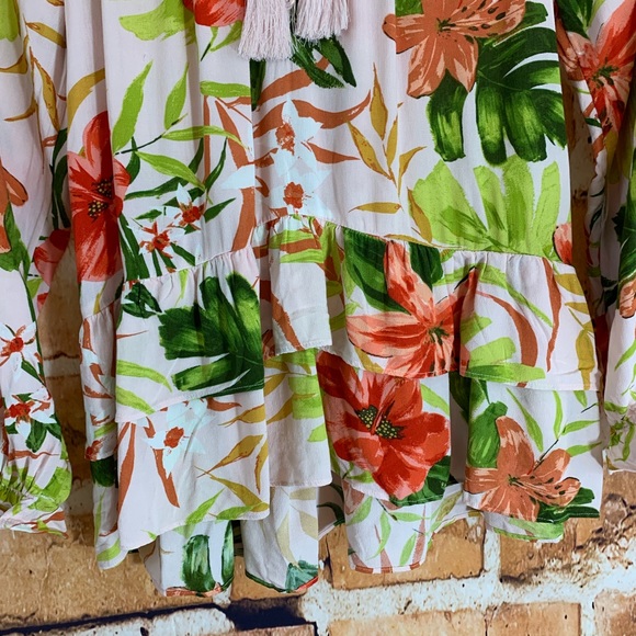 SOLD!!Style&Co Petite Ruffled Hem Blouse - Picture 6 of 8